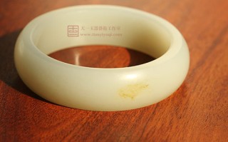 【天一玉器】新疆和田玉洒金皮籽料手镯 籽料手镯 (转载)