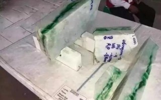 2017年缅甸公盘落幕，惊现1.27亿“黑马”翡翠标王，对此你怎么看？