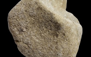 什么样的原石是玉石或翡翠,翡翠原石都是什么玉