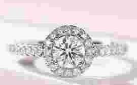 一克拉莫桑钻戒指多少钱,1克拉莫桑钻戒4000贵吗