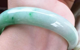 老坑翡翠手镯价格老油青翡翠手镯价格