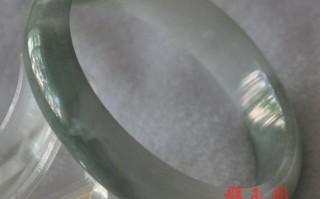 翡翠手镯紫色带绿色的是好翡翠吗翡翠鉴定翡翠手镯鉴定