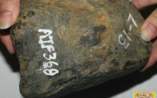 翡翠原石编号图片,中国哪里有翡翠原石捡