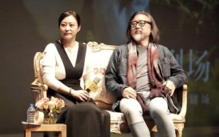 翡翠手镯美女图片翡翠手镯美女