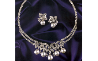 戴安娜王妃定制设计Swan Lake珍珠项链和耳环套装即将拍卖