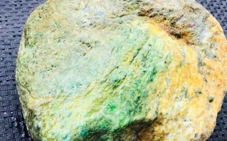 翡翠松花的表现特征翡翠原石松花