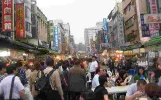 香港五一黄金周街头冷清人一天饿的吃不够怎么回事