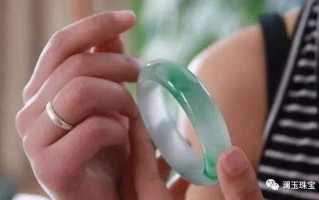 捡到玉镯子路上捡到翡翠碎手镯