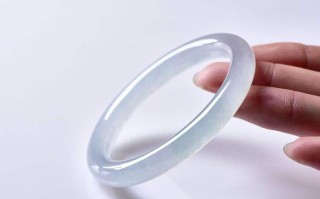 现代翡翠手镯值多少钱的简单介绍