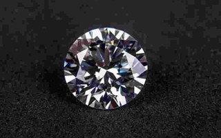 莫桑钻与锆石相比之下哪个值得买吗莫桑钻锆石和钻石的区别