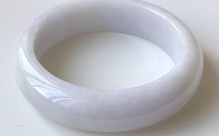 圆条玉镯好还是扁的好,翡翠手镯扁条的区别