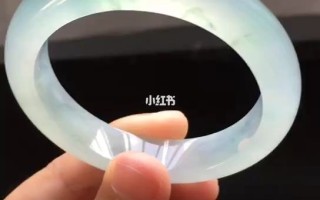 有裂纹的翡翠手镯能带么,晒晒我带了5年的翡翠手镯