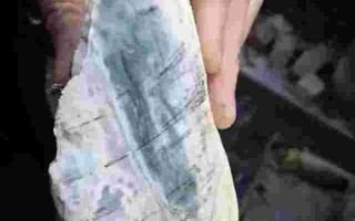 翡翠原石是怎么生成的翡翠原石的形成过程