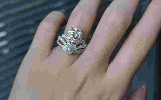 莫桑钻戴久了会不会变不亮了,莫桑钻能戴多久就不亮了