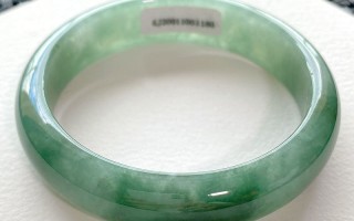 缅甸老坑冰种翡翠手镯价格缅甸翡翠手镯冰糯种