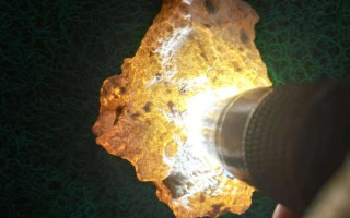 翡翠专用手电和普通手电有区别吗穿透力最强的翡翠原石手电