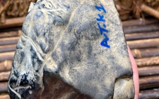 莫西沙翡翠原石水泥皮莫西沙龙石种翡翠原石