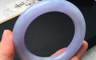 翡翠应该怎么买？