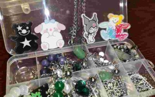 一堆珠宝图片珠宝成堆的图片