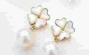 四叶草耳钉金色好看还是银色好看四叶草金耳环