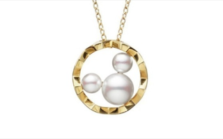 轻盈俏皮!Mikimoto X Disney 合作推出 Mikey 黄金珍珠项链挂坠