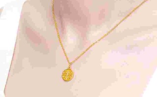 40岁女人戴什么款式的黄金,40岁女人戴什么款式的黄金好看