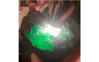 翡翠原石最大的有多重85斤翡翠原石