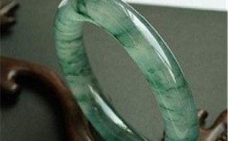 翡翠手镯多少钱翡翠手镯最后一个工序