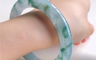 翡翠手镯漂蓝花,飘蓝花糯种翡翠手镯怎么样