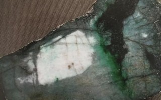 翡翠有雾层什么意思翡翠的雾层知识