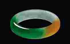 独龙玉与翡翠哪个值钱,独龙玉与翡翠的区别是什么