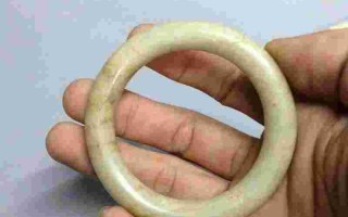 出土翡翠手镯鉴定方法,出土翡翠手镯是不是对身体有害