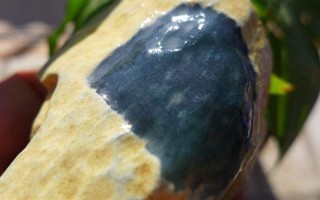 翡翠蓝水原石知识,糯冰种蓝水翡翠原石图片