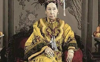 蓝水飘花翡翠手镯图片玉手镯半山半水值钱吗