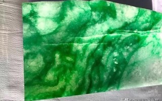 老翡翠满绿手镯,满绿翡翠1000万价格手镯