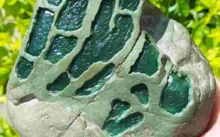 翡翠四点赌石知识,翡翠赌石的知识要点