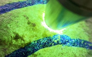 南齐翡翠手镯湖水蓝和天空蓝翡翠对比