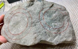 用翡翠做茶杯，用什么种料比较好？