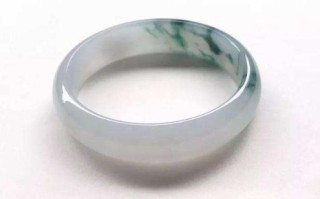 怎样擦翡翠手镯怎样擦翡翠手镯上的油