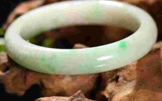 翡翠手镯a货,翡翠手镯A货多少钱