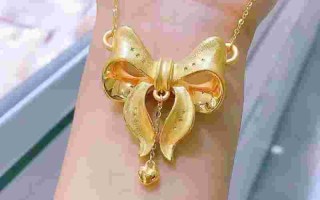 女人戴什么金项链好看又保值,女人戴什么金项链好看