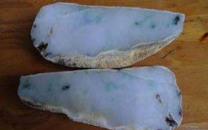 包含白玉翡翠的原石的词条