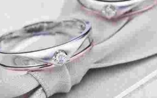 结婚买什么戒指最保值结婚买什么戒指最保值图片