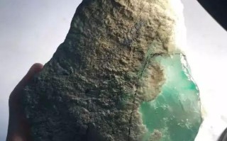 莫西沙玻璃种原石,莫西沙冰蓝翡翠原石视频