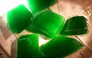 翡翠原石盘玩时间,新后江翡翠原石可以玩吗