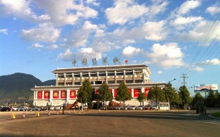 长沙翡翠原石加工几百块钱的翡翠是真的吗