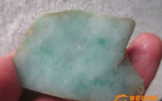 翡翠原石冰种,带玉石和翡翠对人体有什么好处?