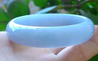 蓝色翡翠手镯做法翡翠手镯多少钱