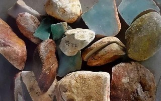 南齐翡翠原石有黄雾表现木那原石皮壳图谱解析