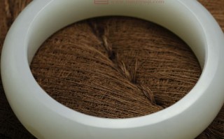 【天一玉器】新疆和田玉白玉原色皮手镯 籽料手镯 88.4克(转载)